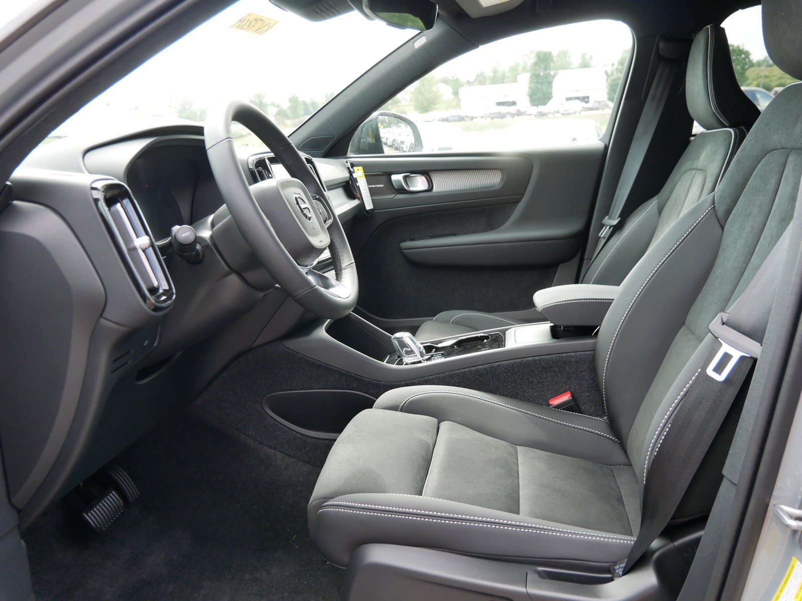New 2026 Volvo EX40 Ultra AWD/4WD image 5
