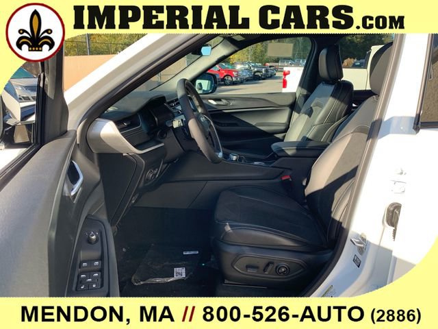 New 2025 Jeep Grand Cherokee L Altitude image 31