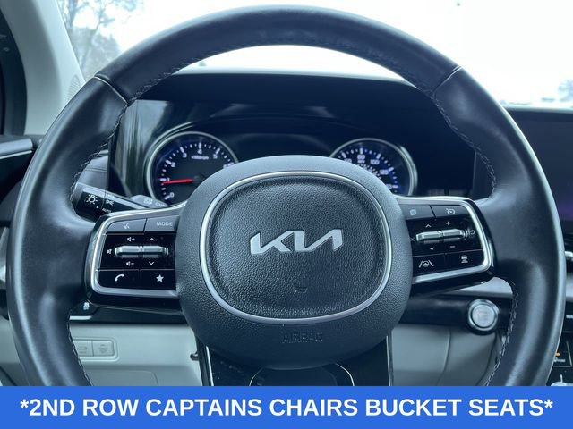 Used 2024 Kia Carnival EX image 12