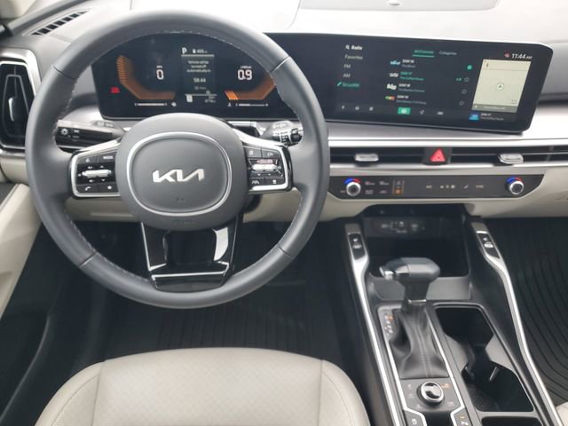 Certified 2025 Kia Sorento S image 11