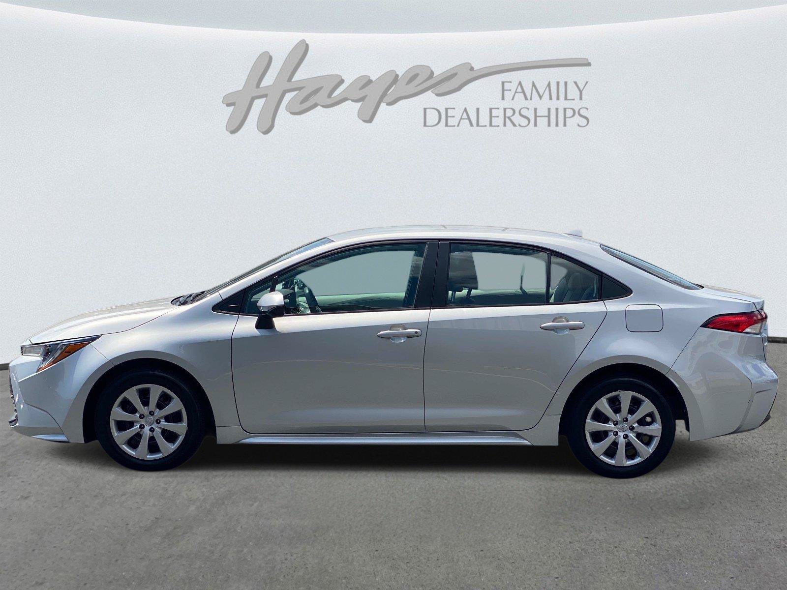 Used 2025 Toyota Corolla LE FWD image 8