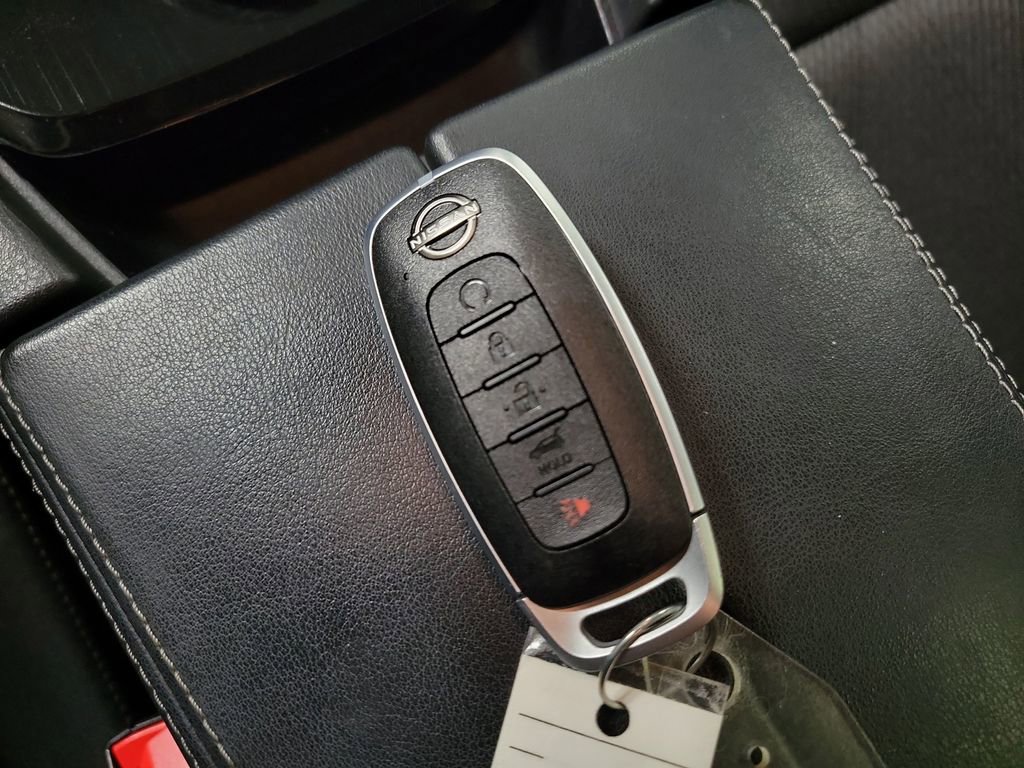 Used 2024 Nissan Rogue SV image 15