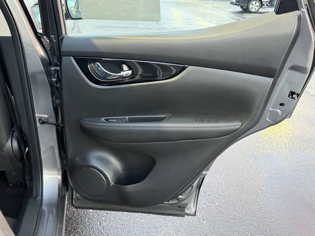 Used 2022 Nissan Rogue Sport SV image 20