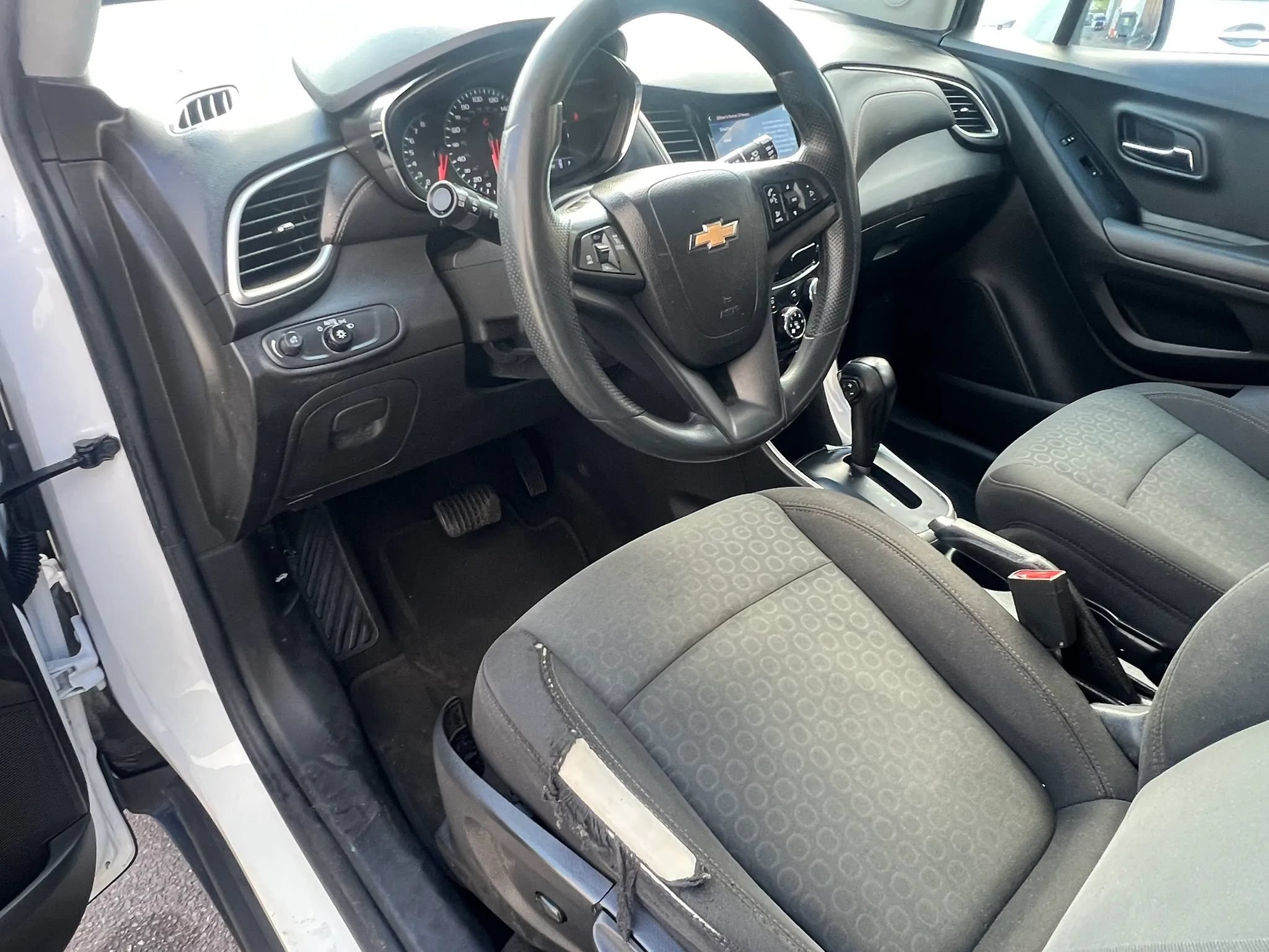 Used 2020 Chevrolet Trax LS w/ Tint and Cruise Package AWD/4WD image 25