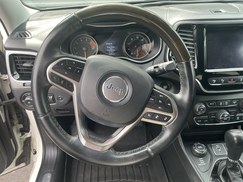 Used 2019 Jeep Cherokee Overland w/ Technology Group AWD/4WD image 6