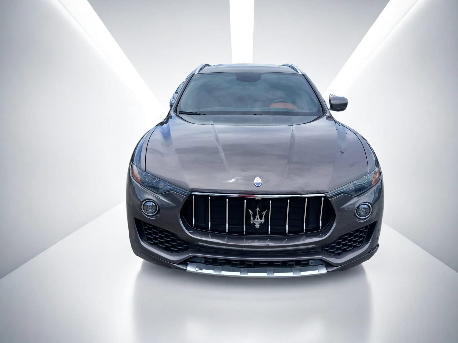 Used 2017 Maserati Levante S AWD/4WD image 2