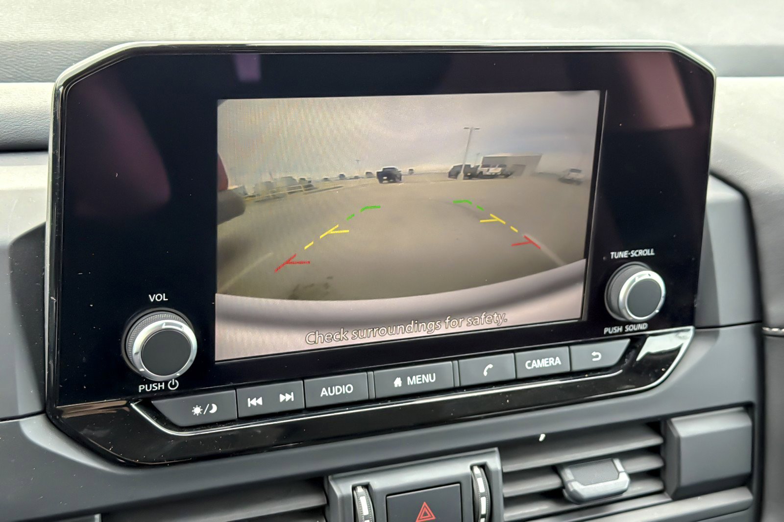 Used 2025 Nissan Pathfinder S image 19