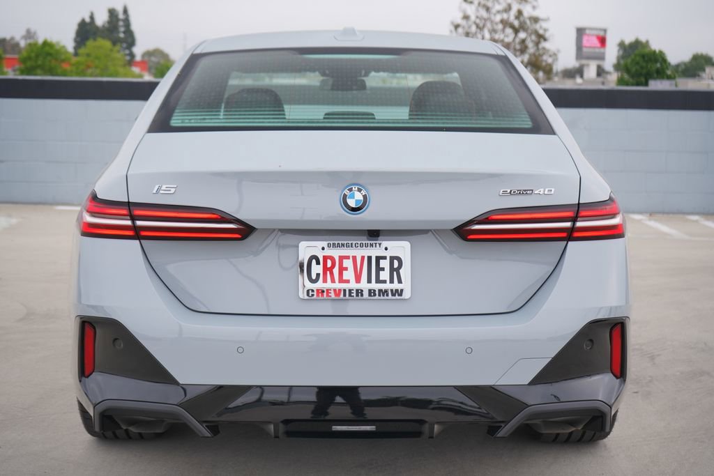 New 2026 BMW i5 eDrive40 w/ M Sport Package RWD image 6