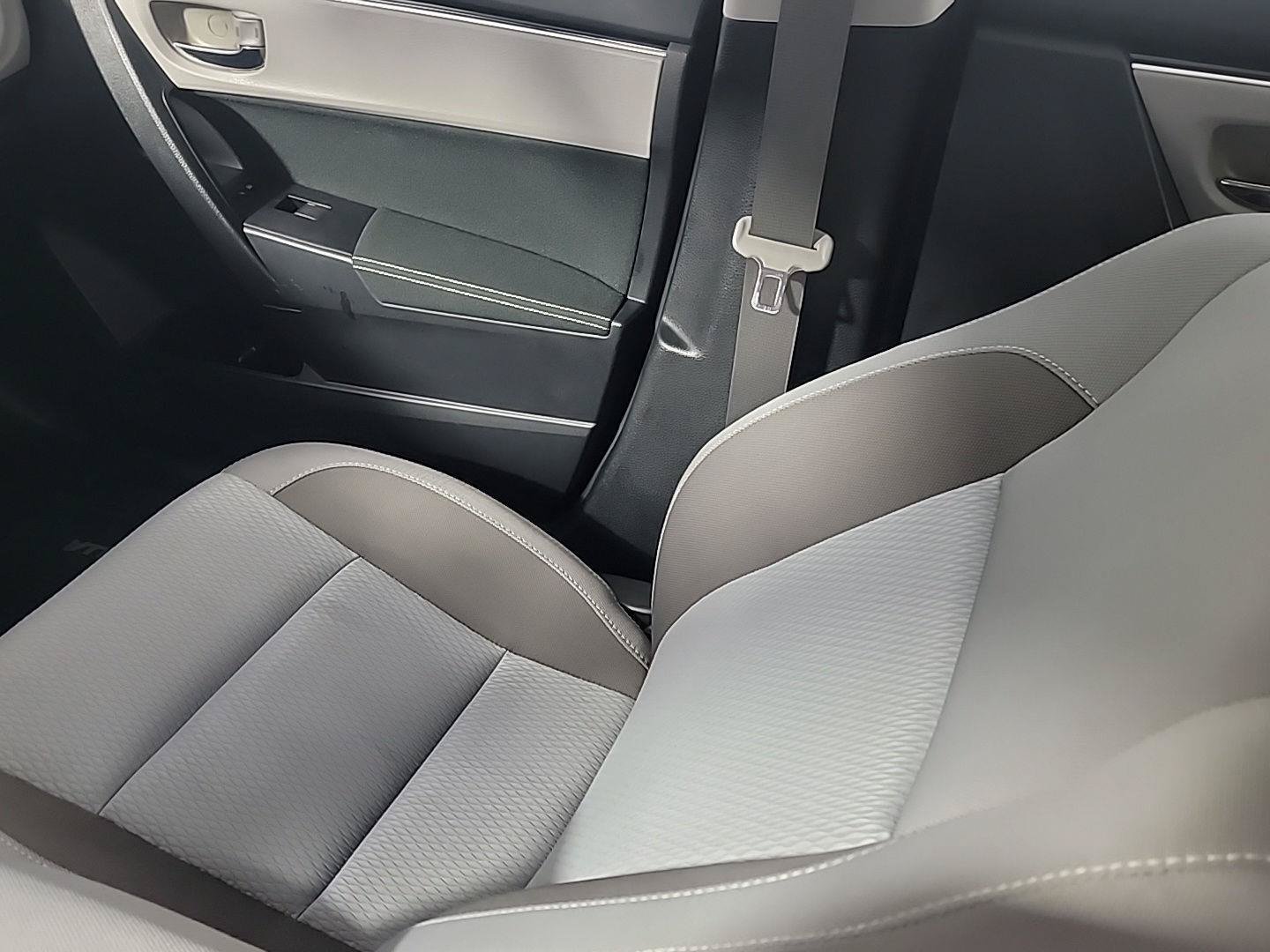 Used 2019 Toyota Corolla LE FWD image 21