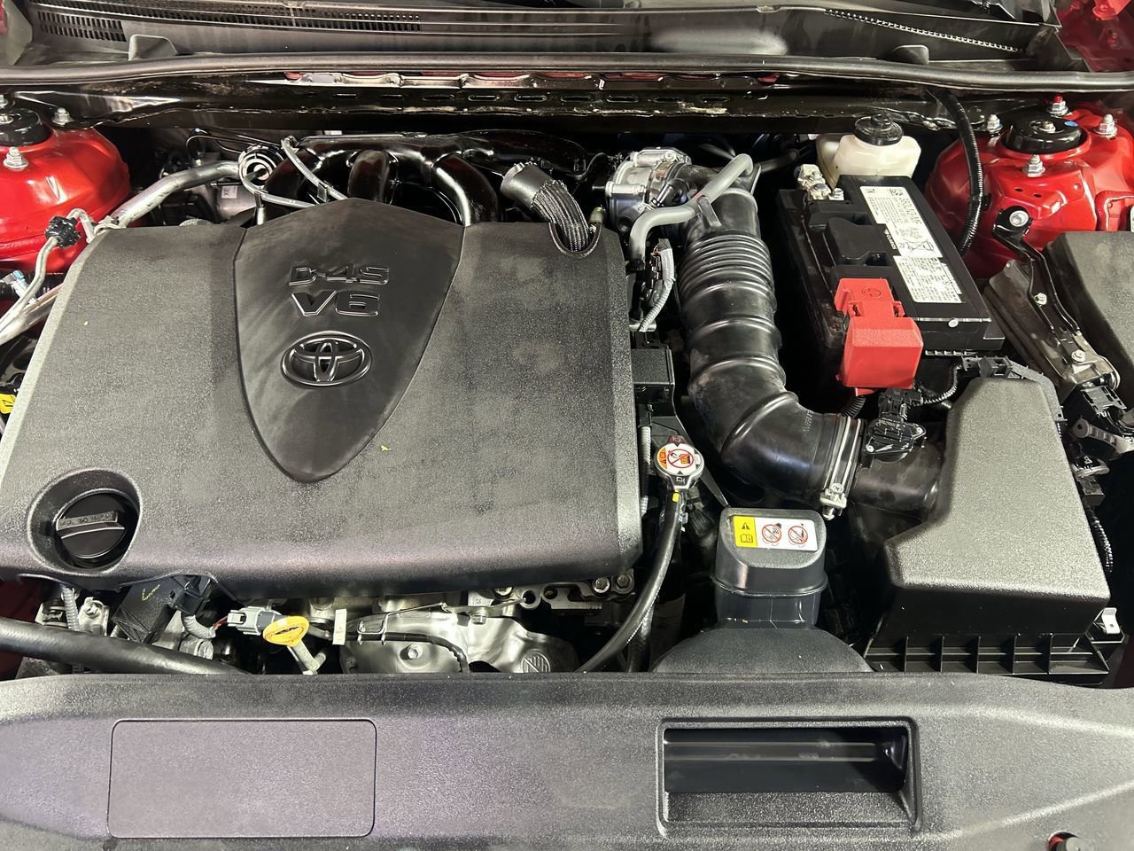 Used 2024 Toyota Camry XSE w/ Navigation Package image 9