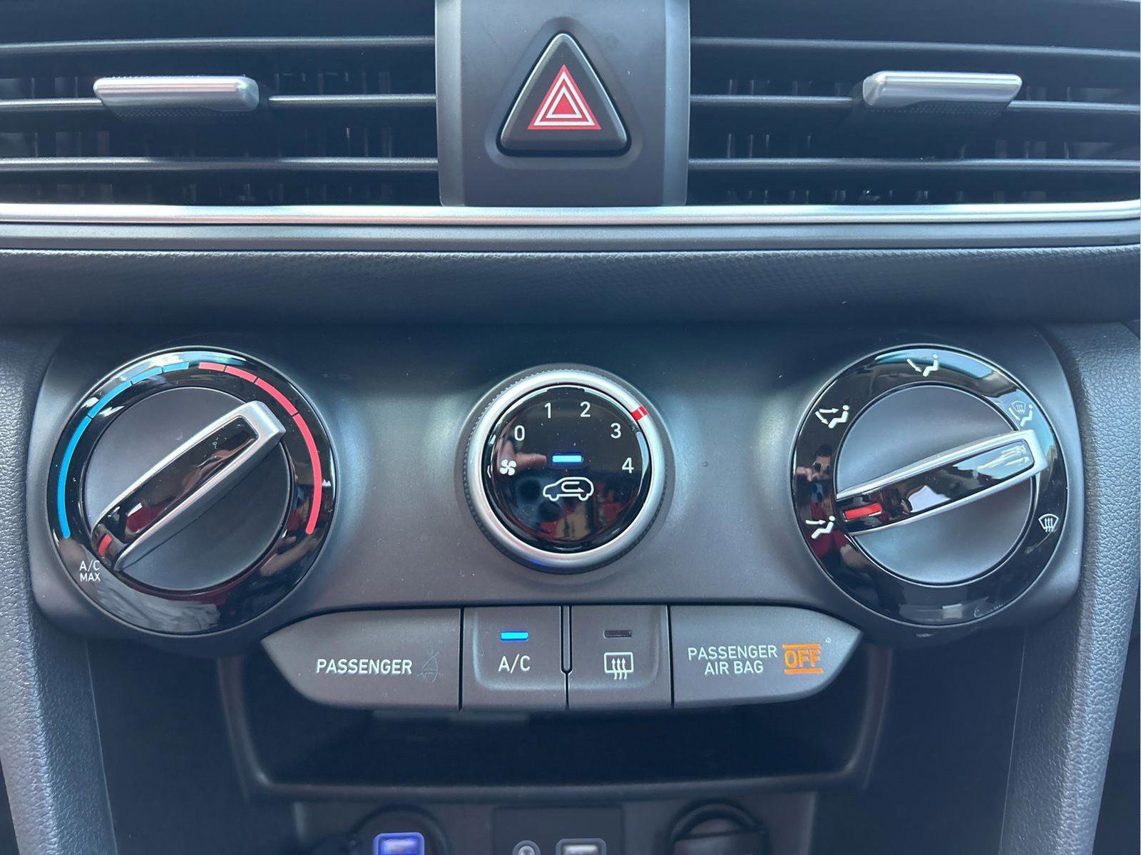 Used 2019 Hyundai Kona SEL w/ SEL Tech Package 02 FWD image 30