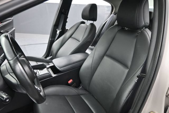 Used 2024 MAZDA MAZDA3 s FWD image 13
