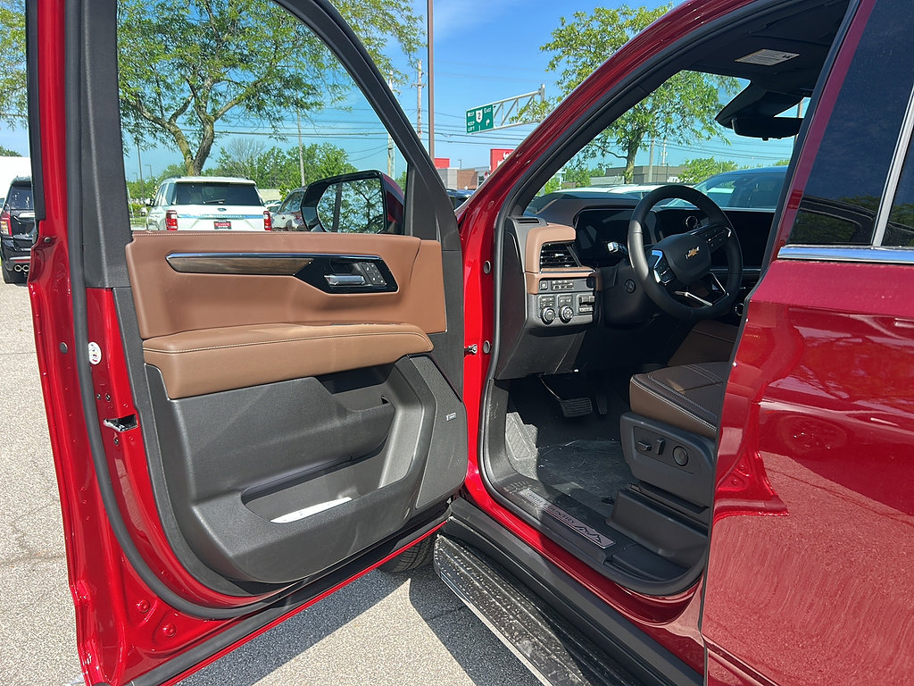 New 2026 Chevrolet Tahoe High Country w/ Sun And Tow Package AWD/4WD image 8