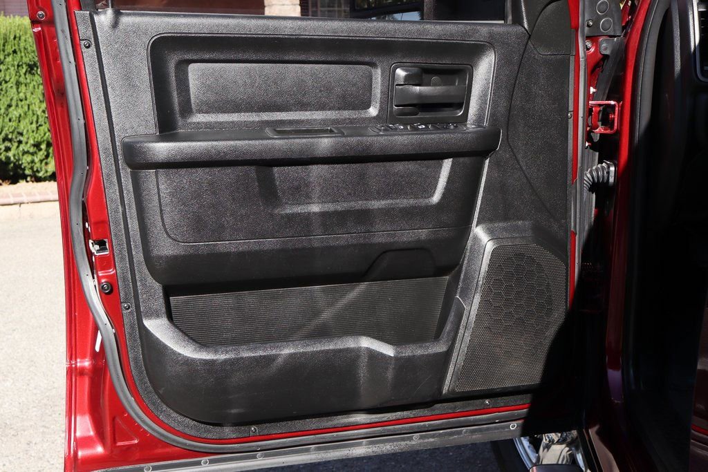 Used 2024 RAM 2500 Tradesman w/ Chrome Appearance Group image 15