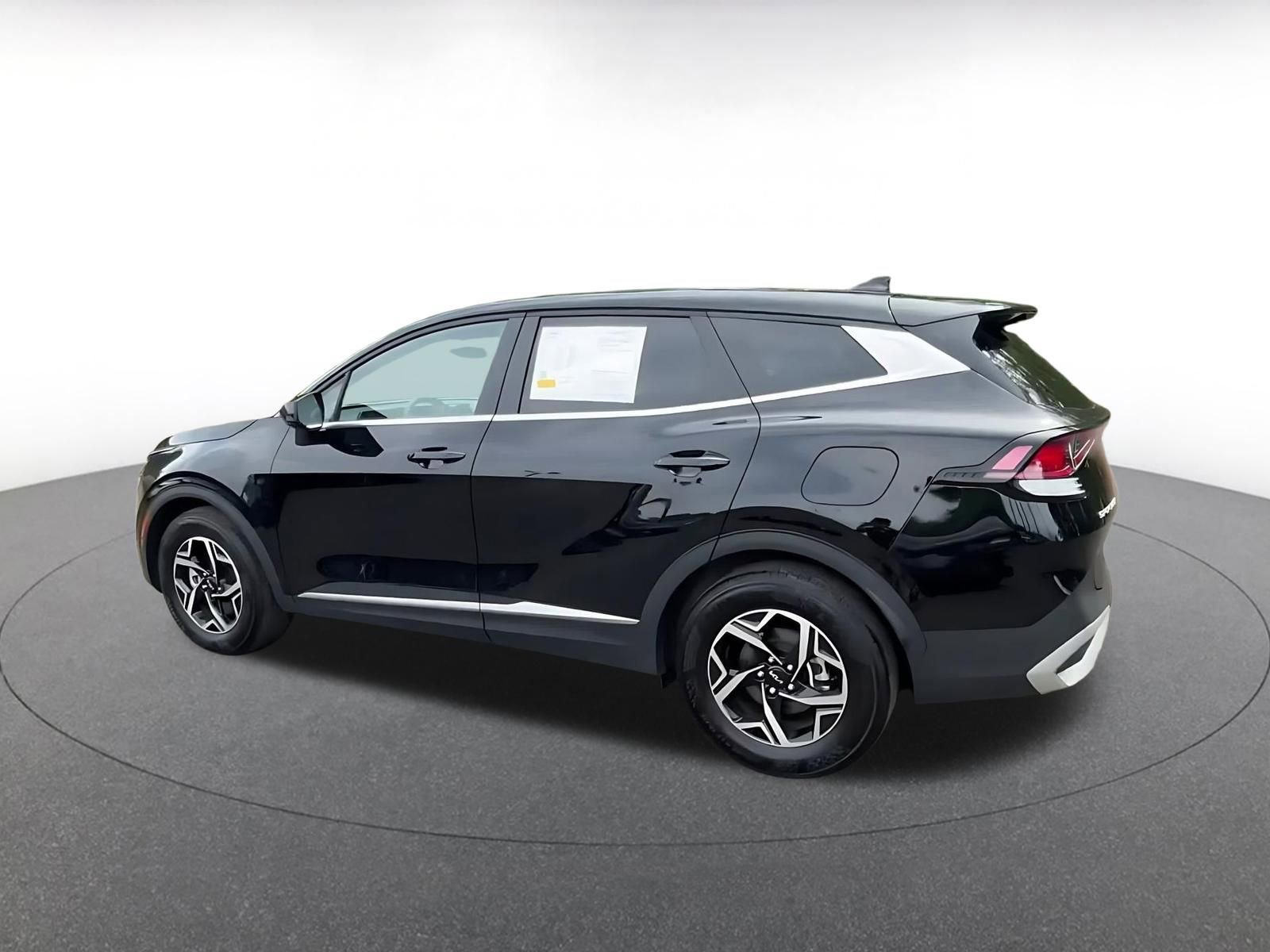 Used 2025 Kia Sportage LX image 10