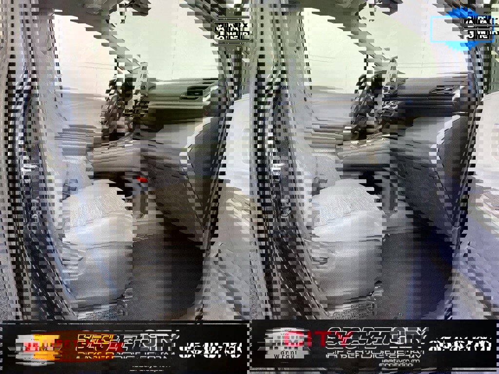 Used 2024 Toyota Sienna LE image 32