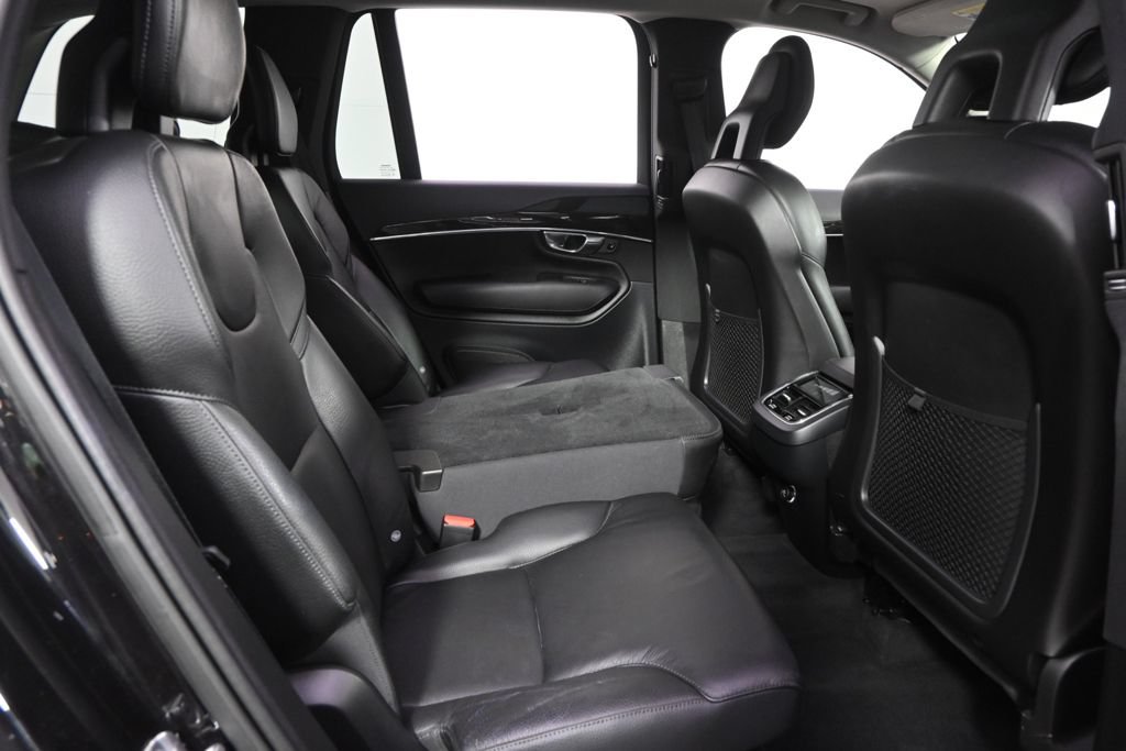 Used 2018 Volvo XC90 T5 Momentum w/ Convenience Package AWD/4WD image 18