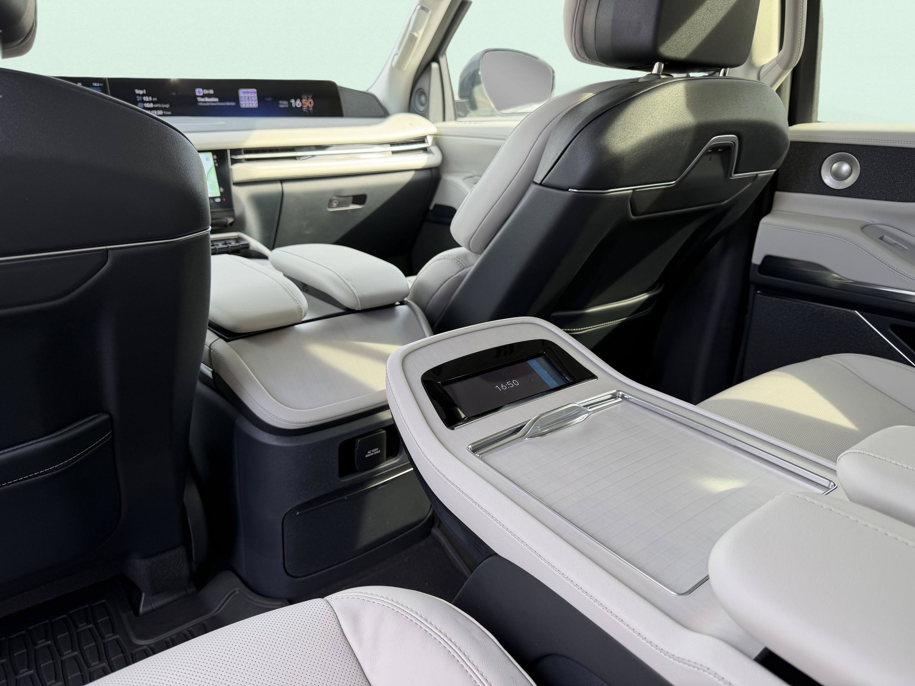 New 2026 Lincoln Navigator Reserve w/ Jet Appearance Package image 24