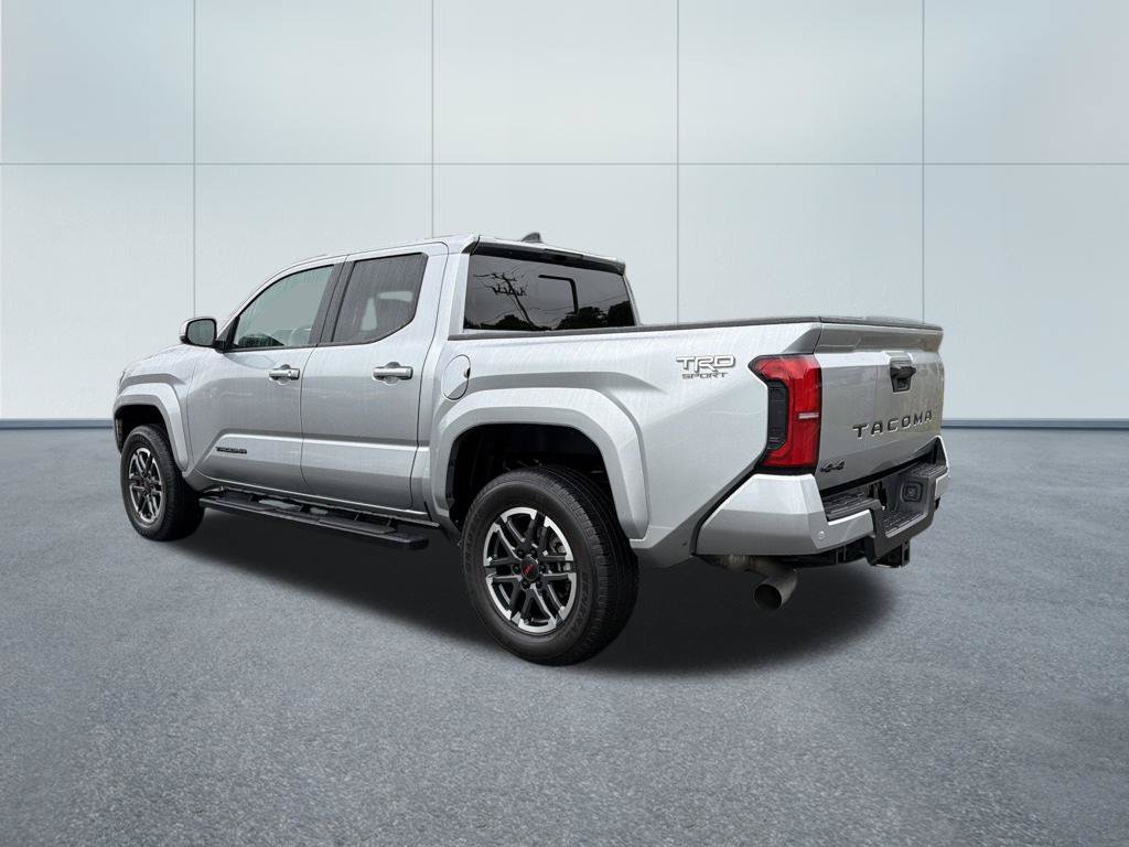 Used 2024 Toyota Tacoma TRD Sport w/ TRD Sport Upgrade Package AWD/4WD image 7