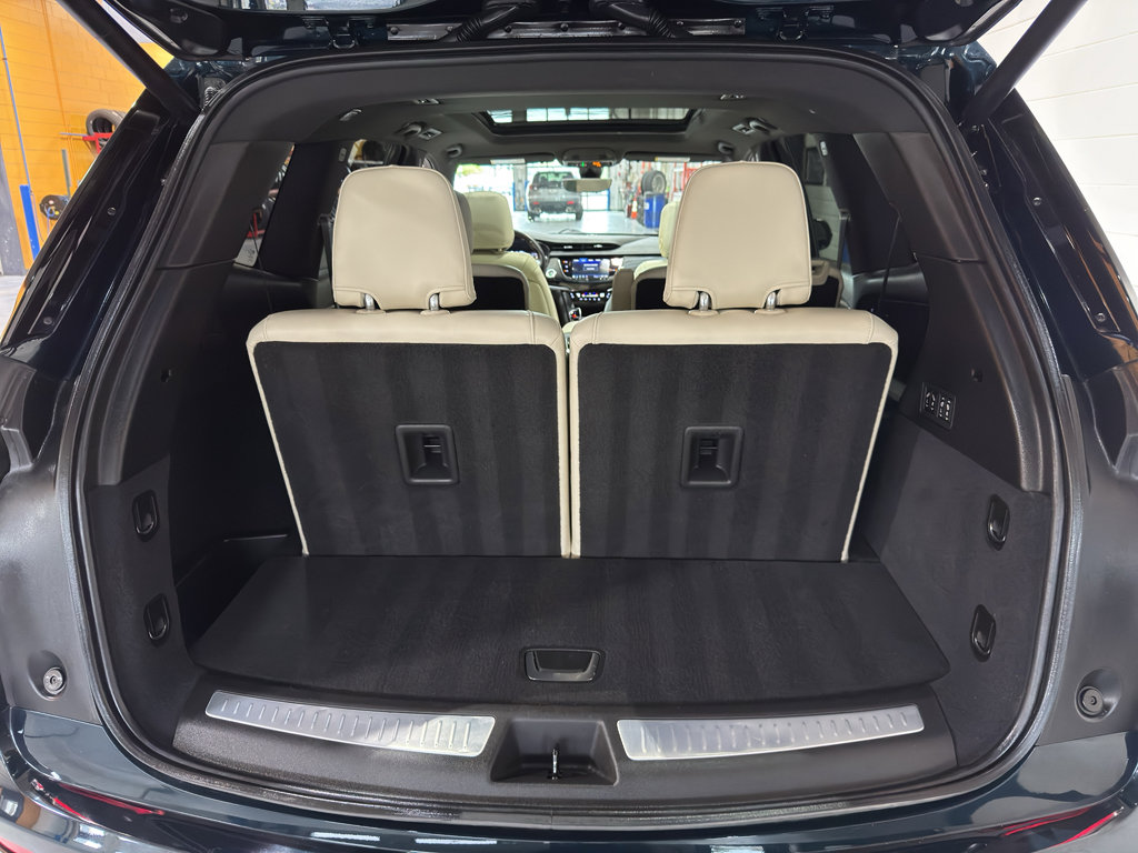 Used 2024 Cadillac XT6 Sport w/ Technology Package AWD/4WD image 21
