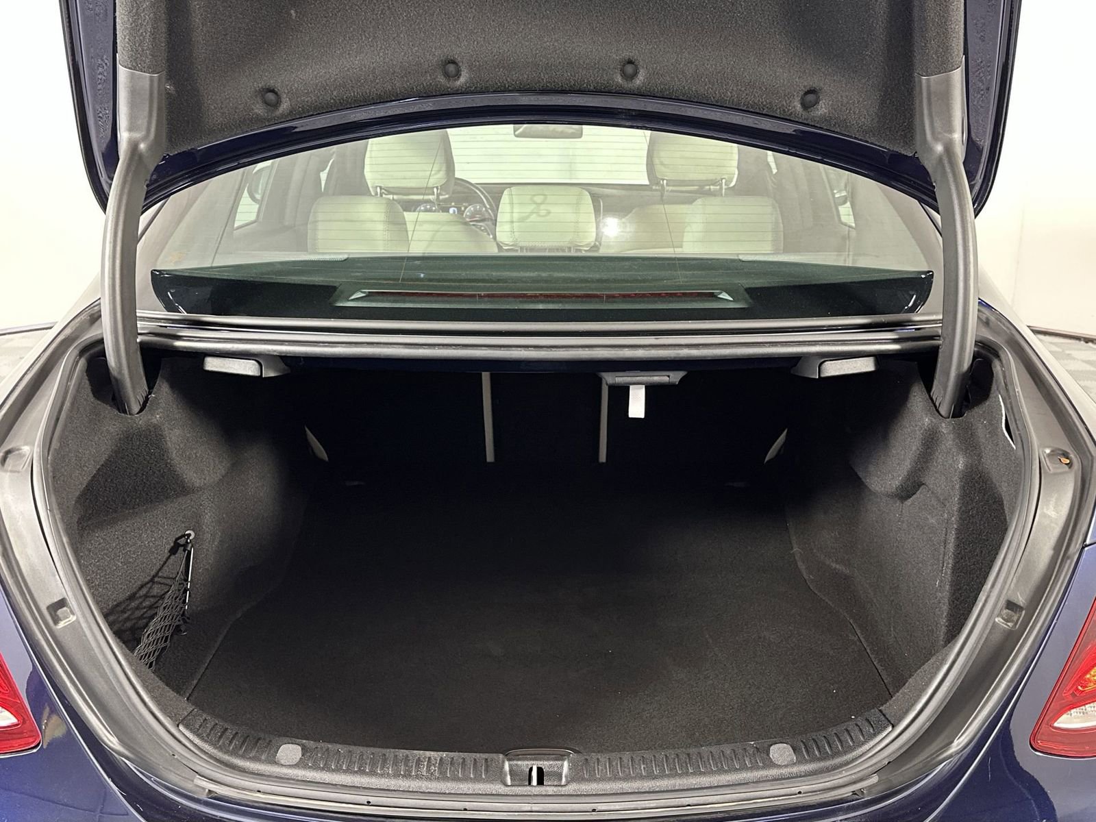Used 2020 Mercedes-Benz E 350 Sedan image 25