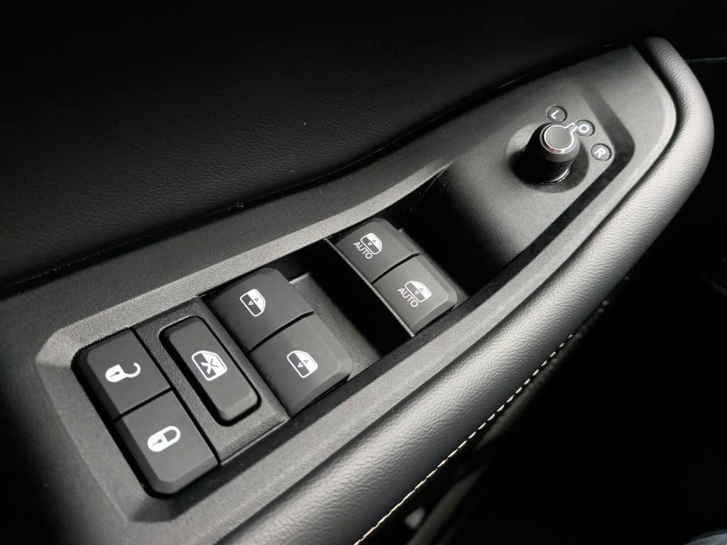 Used 2024 Jeep Grand Cherokee L Laredo AWD/4WD image 28