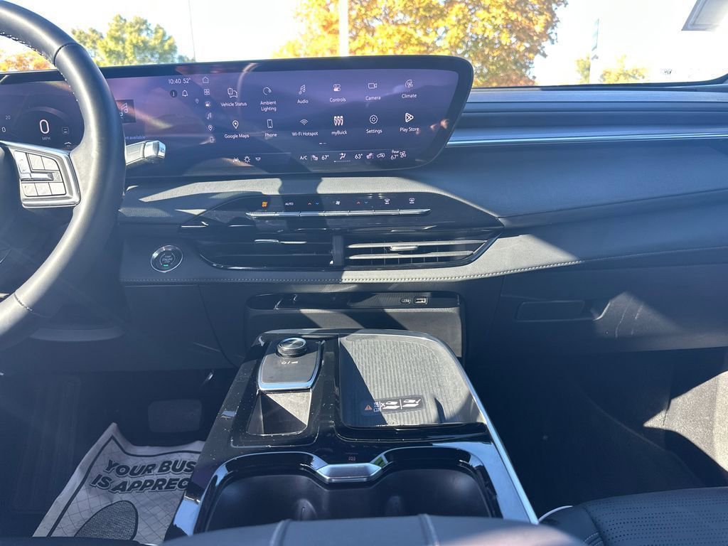 Used 2025 Buick Enclave Sport Touring image 16