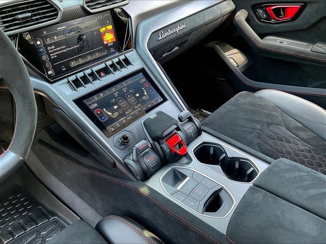 Used 2023 Lamborghini Urus Performante AWD/4WD image 18