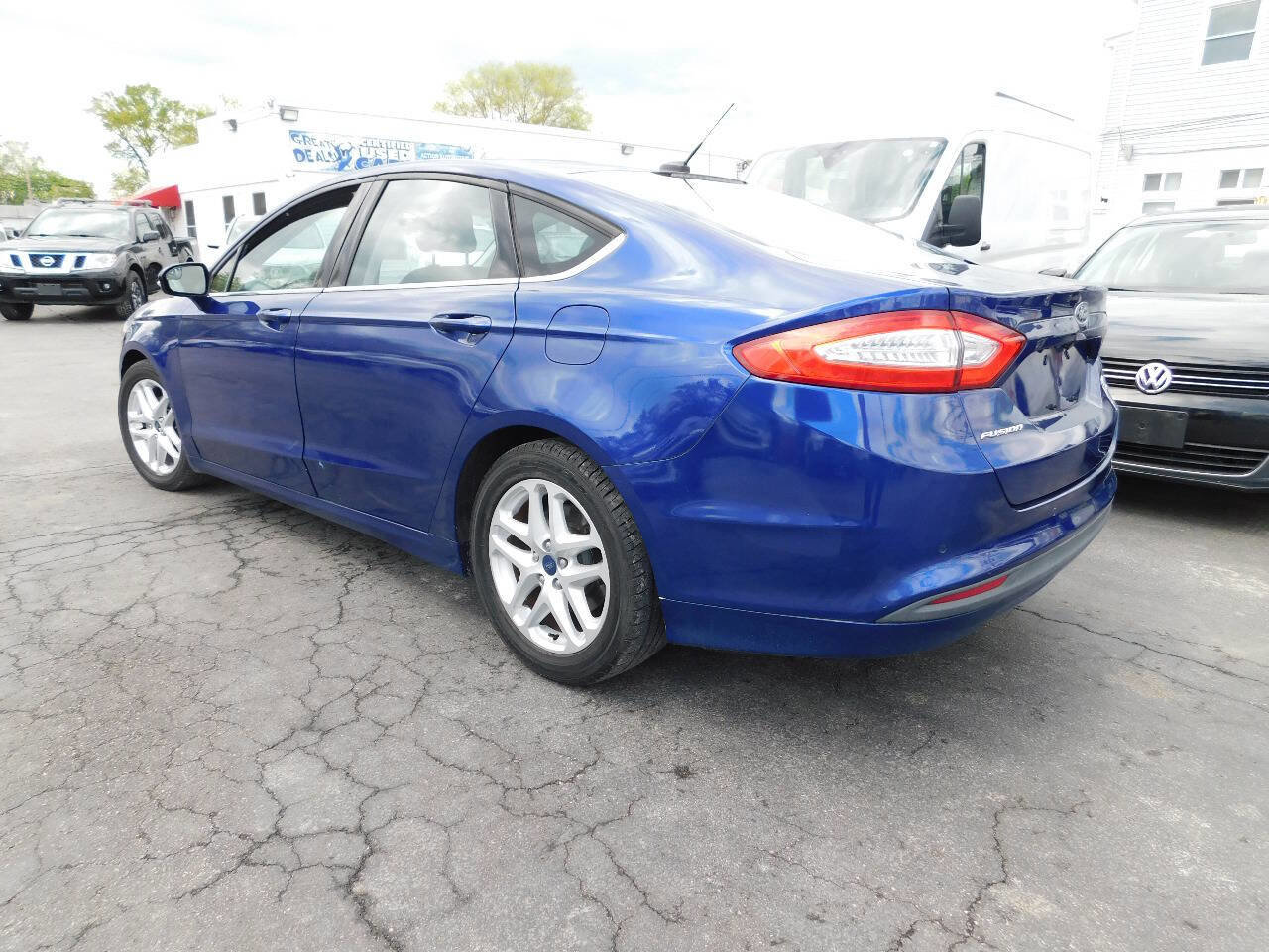 Used 2016 Ford Fusion SE FWD image 6