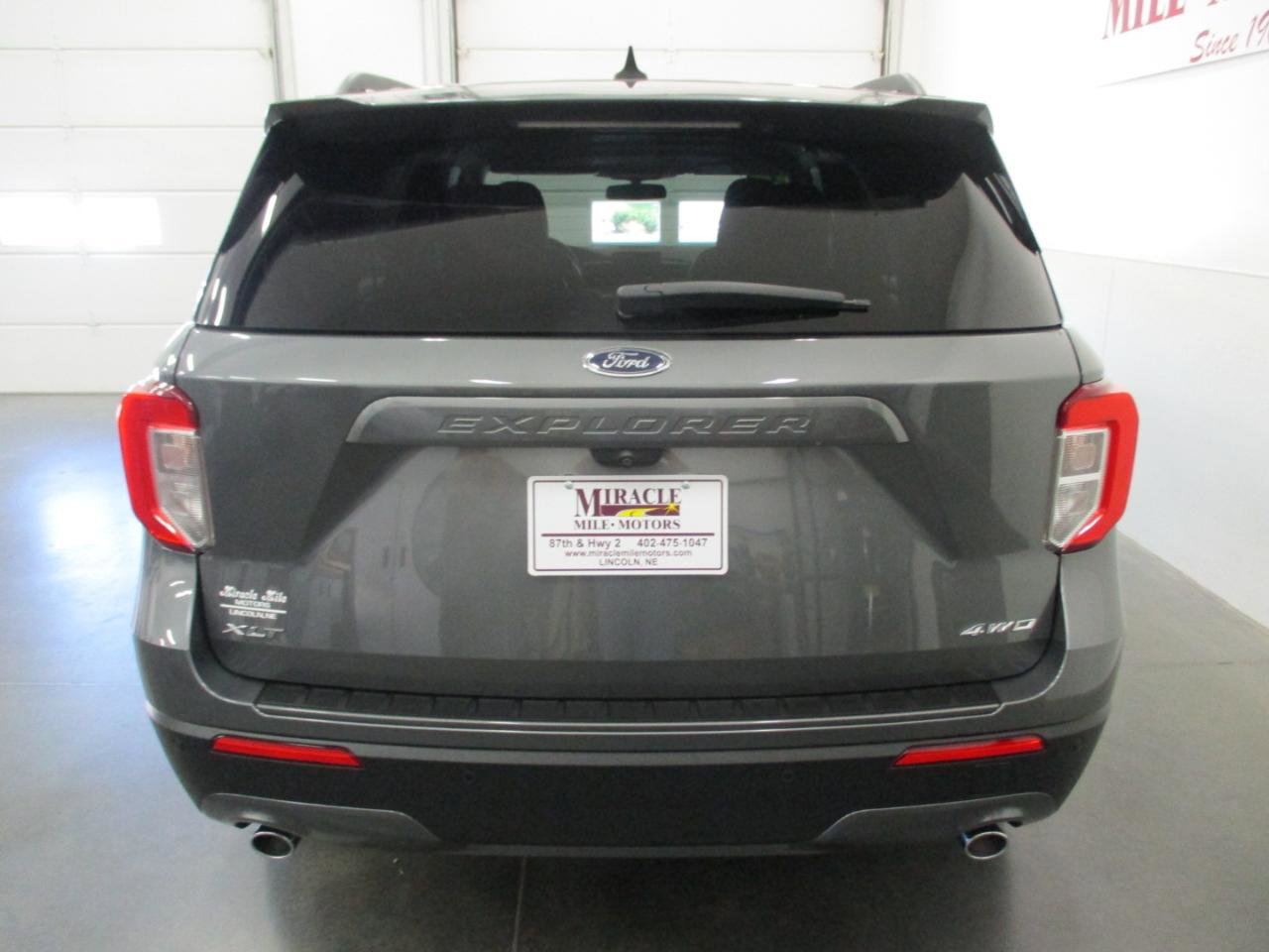 Used 2023 Ford Explorer XLT w/ Equipment Group 202A image 5