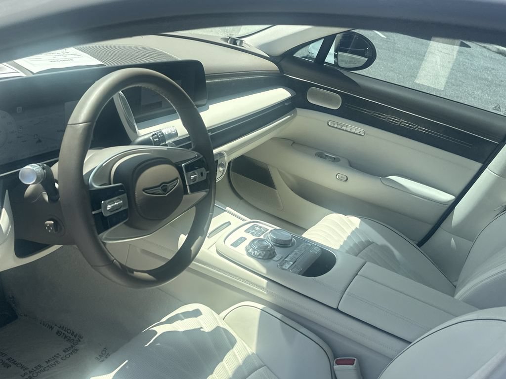 Used 2025 Genesis G90 3.5T AWD/4WD image 16