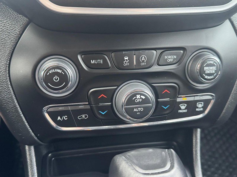 Used 2022 Jeep Cherokee Trailhawk w/ Comfort/Convenience Group image 22