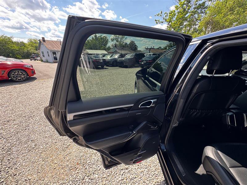 Used 2014 Porsche Cayenne AWD/4WD image 25