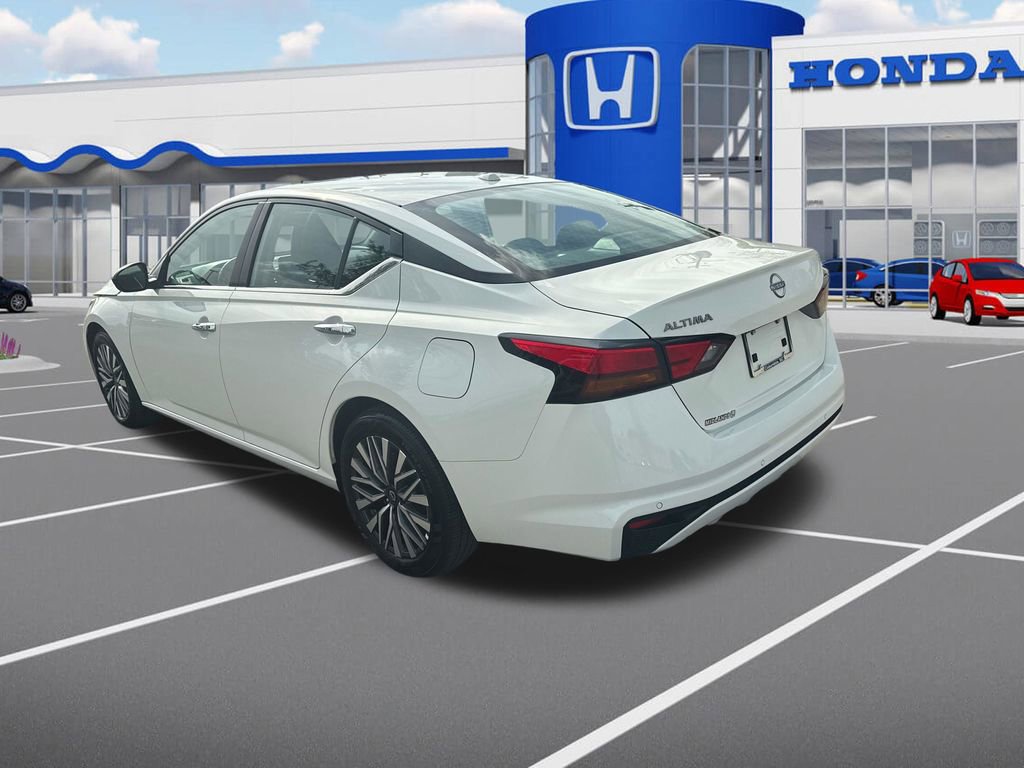 Used 2025 Nissan Altima 2.5 SV image 6
