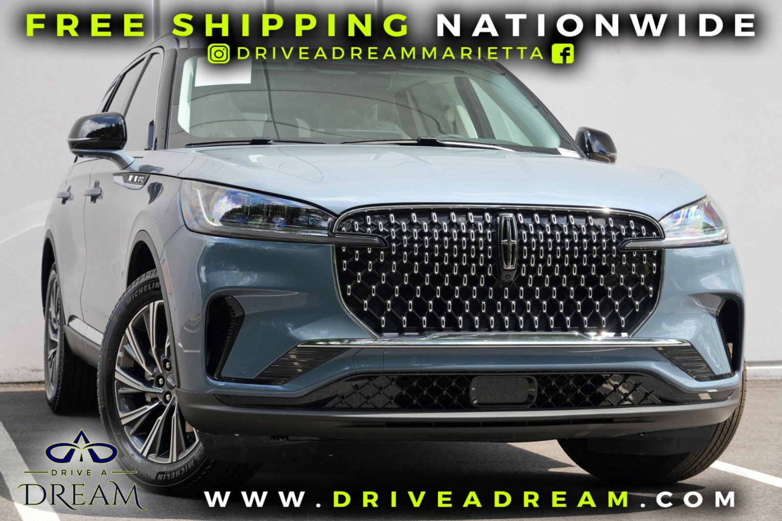 Used 2026 Lincoln Aviator AWD image 2