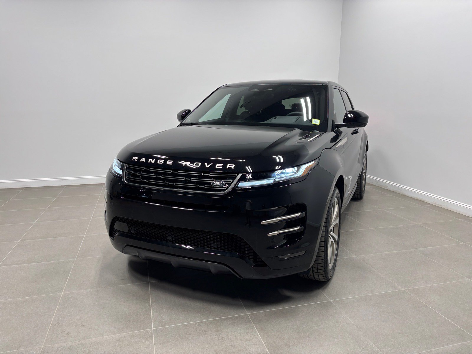 New 2026 Land Rover Range Rover Evoque Hoxton AWD/4WD image 2
