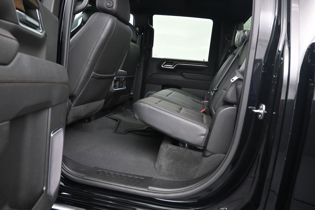 Used 2024 Chevrolet Silverado 2500 High Country w/ High Country Premium Package AWD/4WD image 15