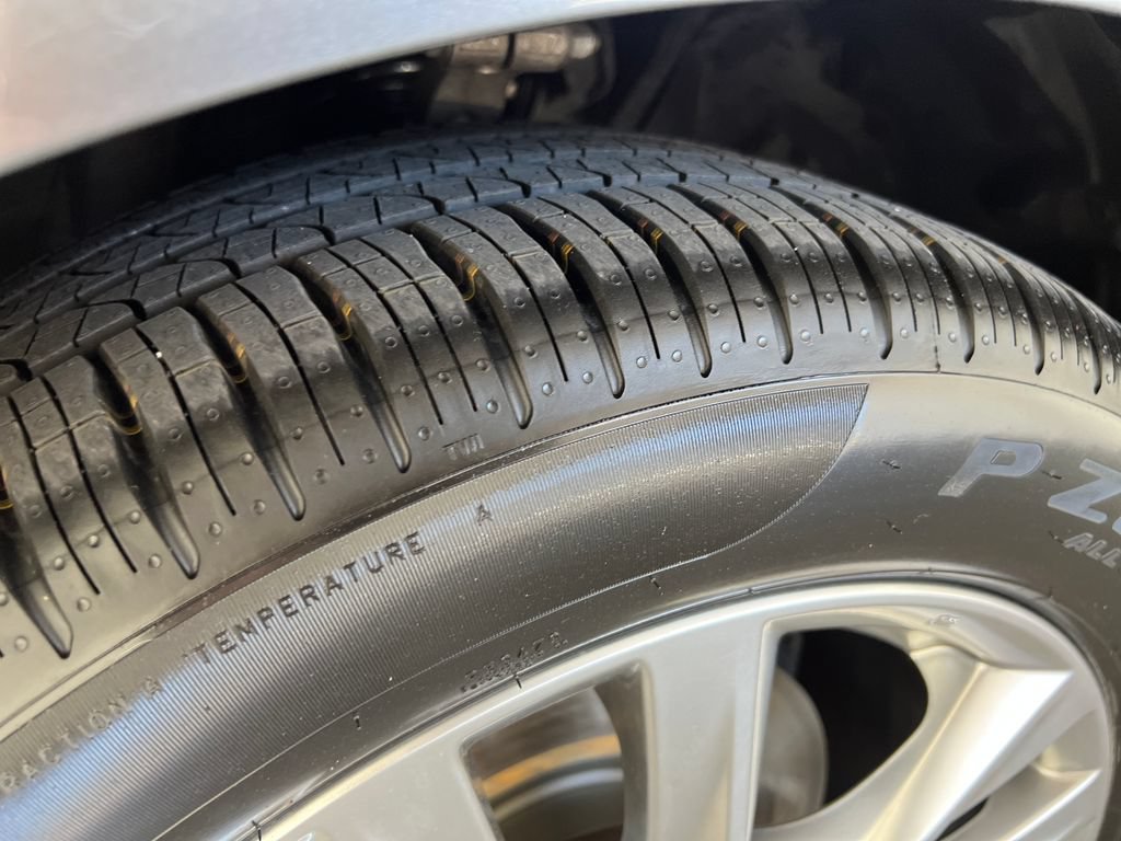 Used 2017 INFINITI Q70 3.7 RWD image 29