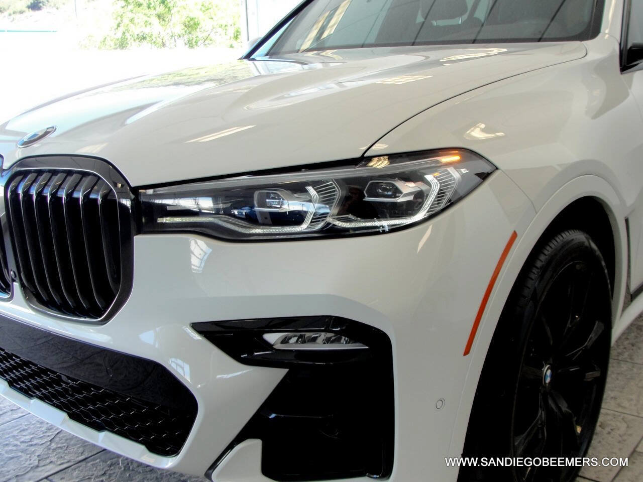 Used 2022 BMW X7 xDrive40i w/ M Sport Package AWD/4WD image 18