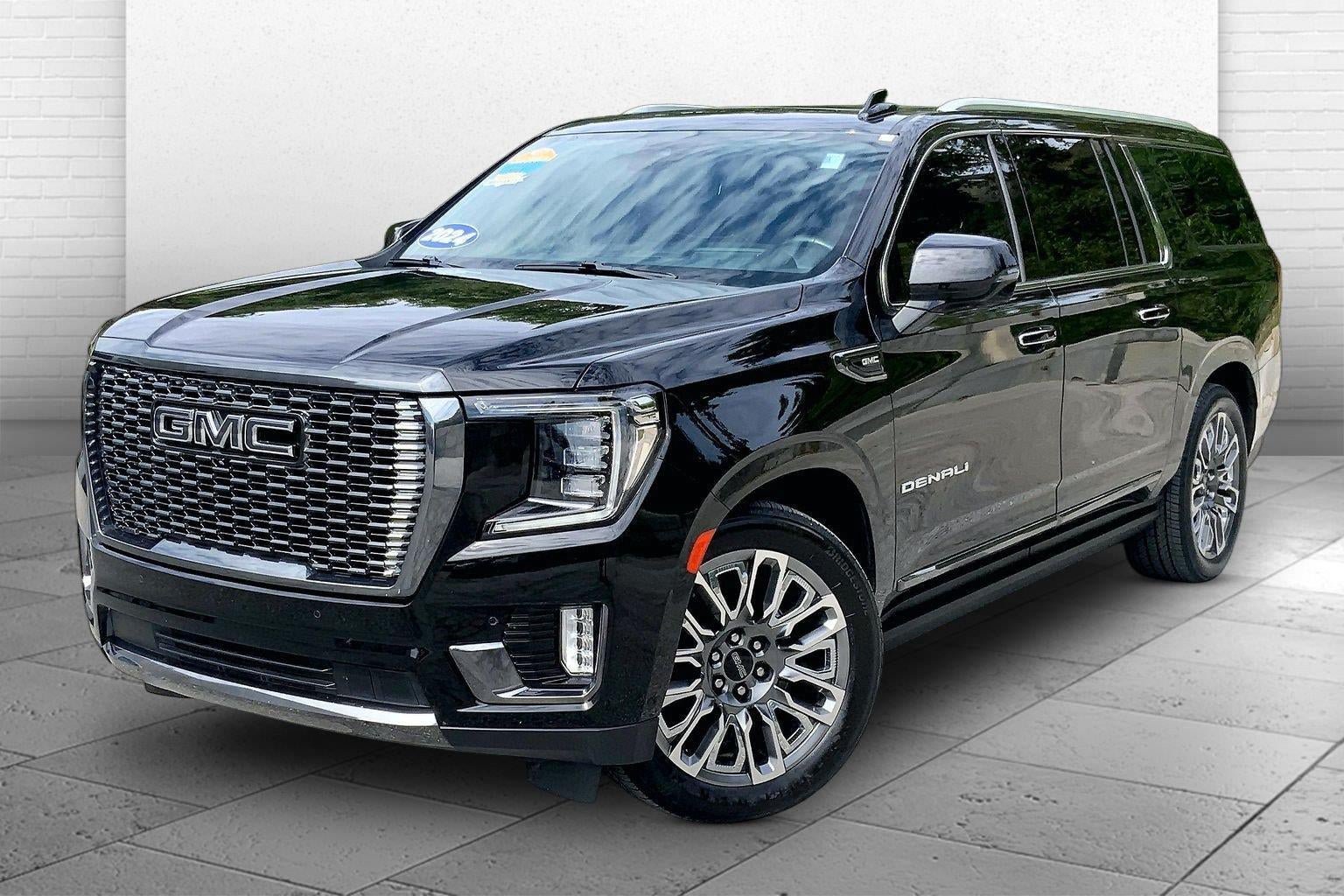 Used 2024 GMC Yukon XL Denali Ultimate AWD/4WD image 13