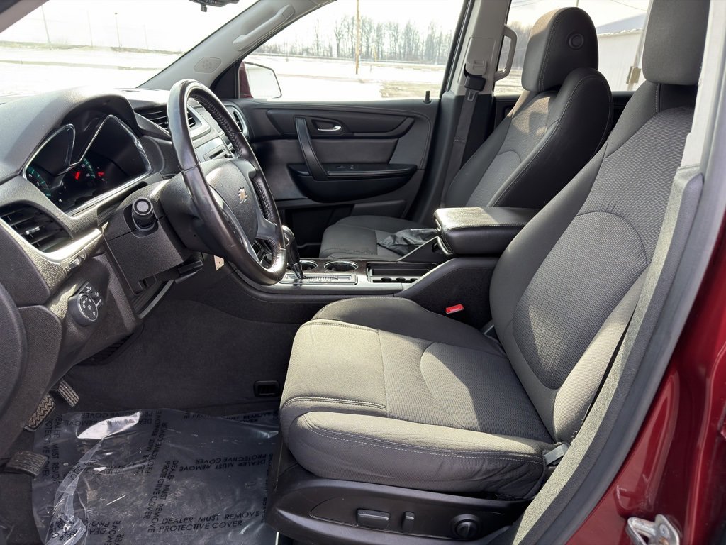 Used 2017 Chevrolet Traverse LT w/ Style and Technology Package image 17