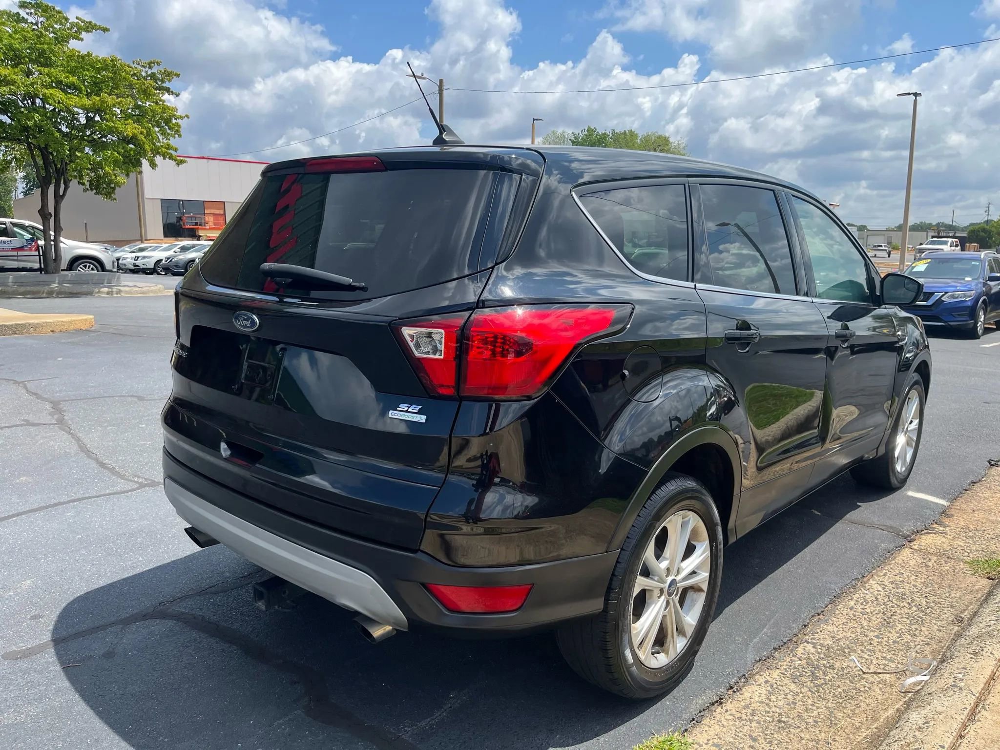 Used 2019 Ford Escape SE image 7