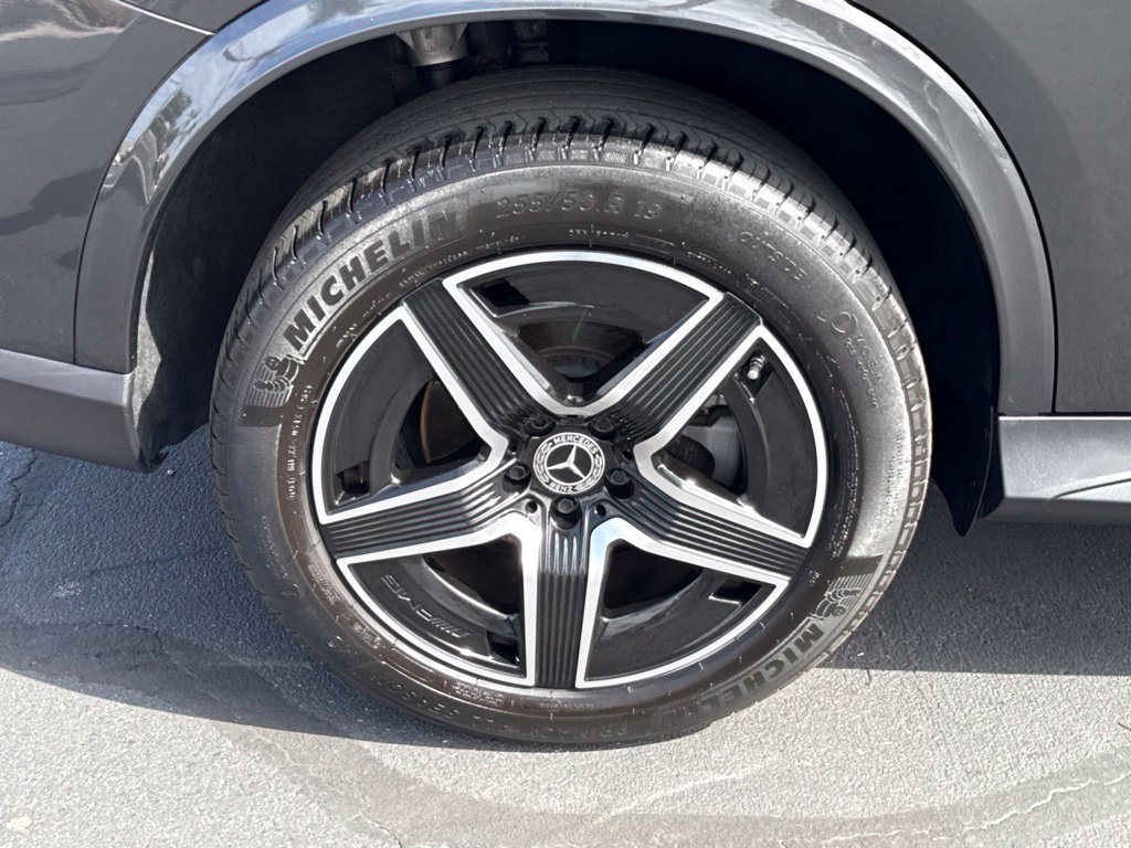 Used 2025 Mercedes-Benz GLC 300 4MATIC image 14