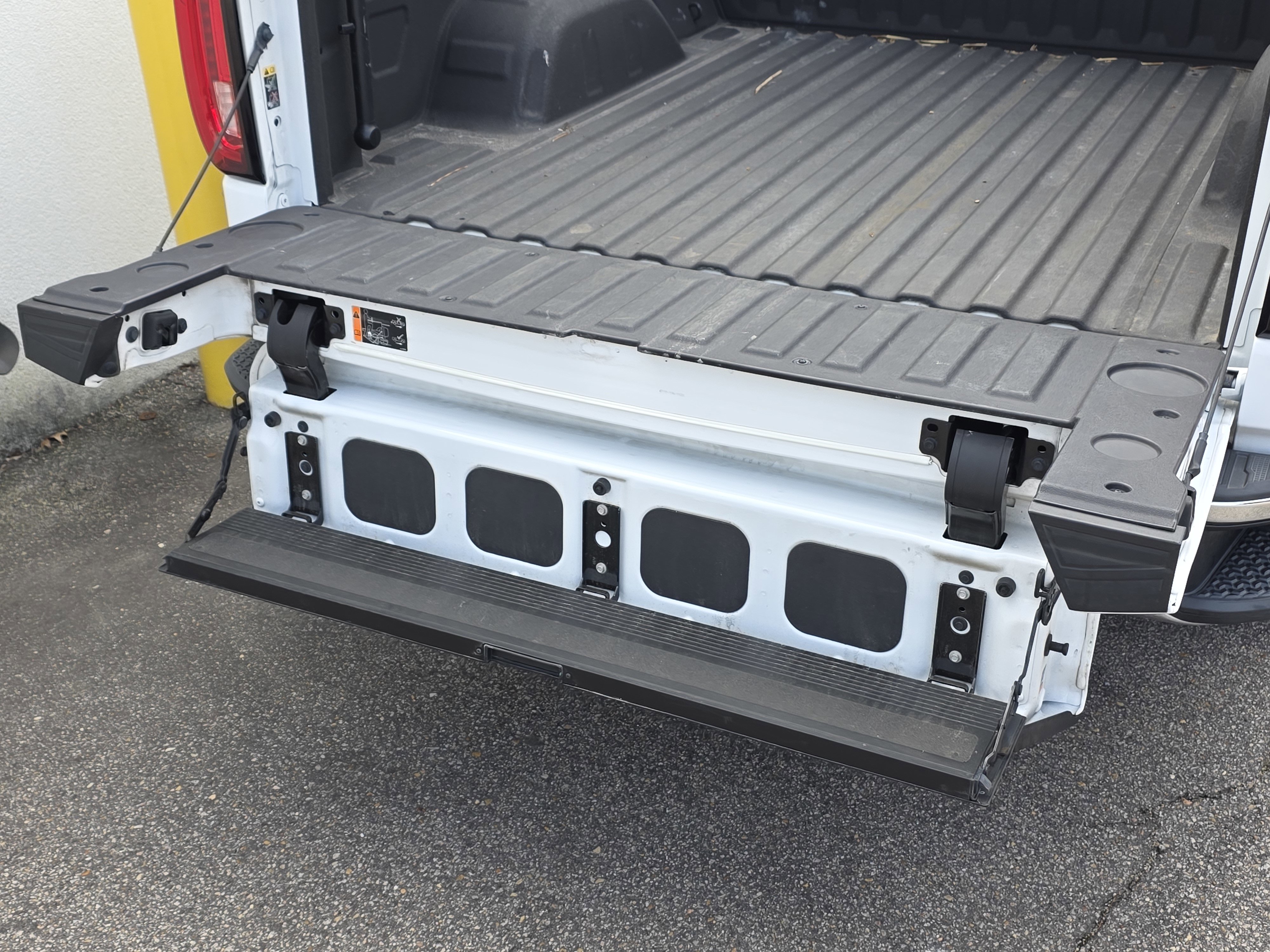 Used 2020 GMC Sierra 1500 SLT w/ SLT Premium Plus Package image 33