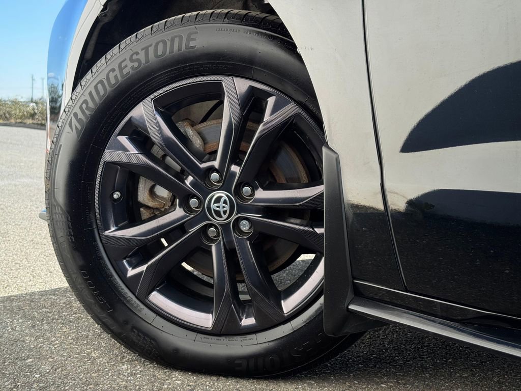 Used 2024 Toyota Sienna XSE image 26