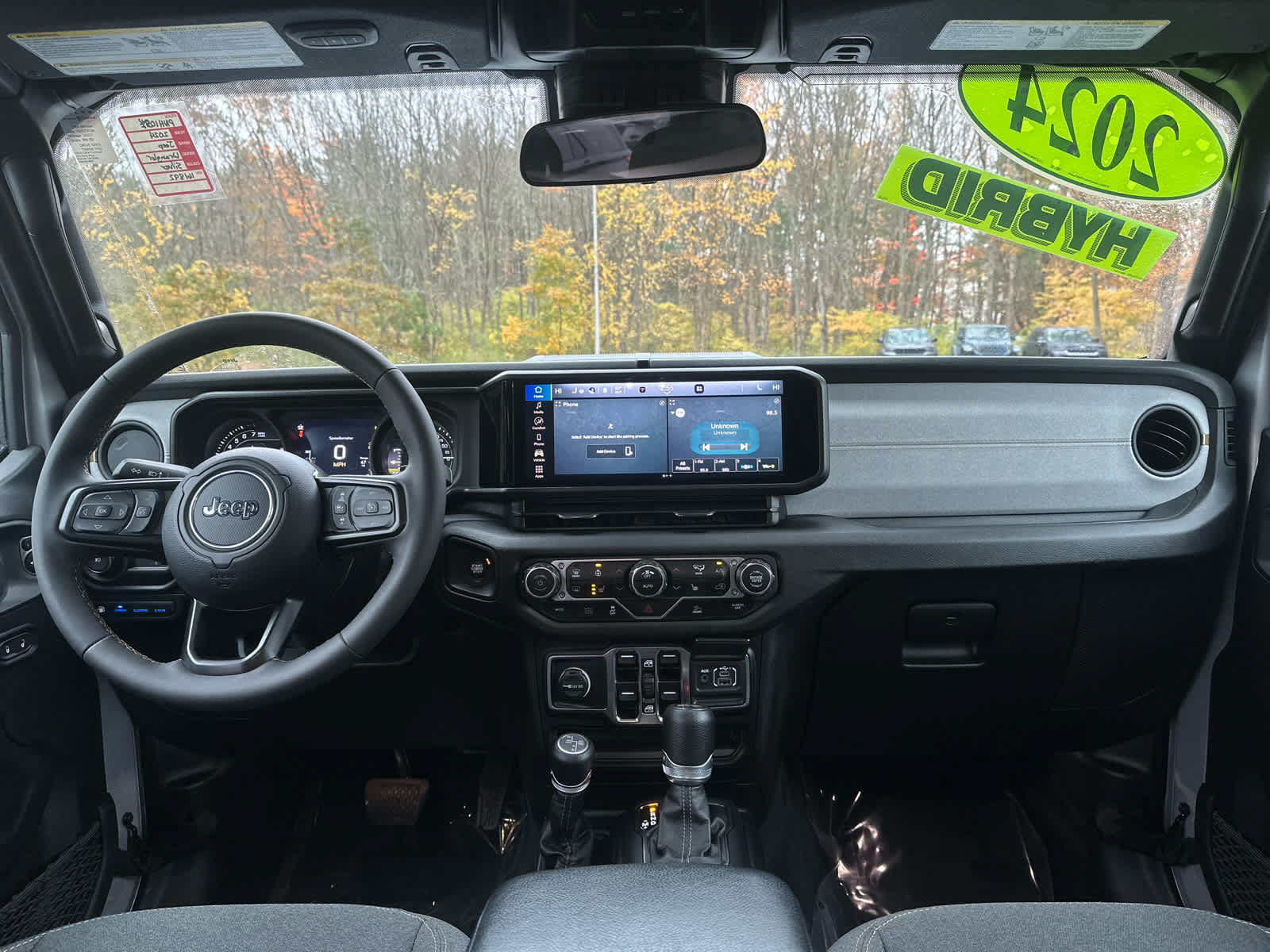 Used 2024 Jeep Wrangler Unlimited w/ Convenience Group AWD/4WD image 32