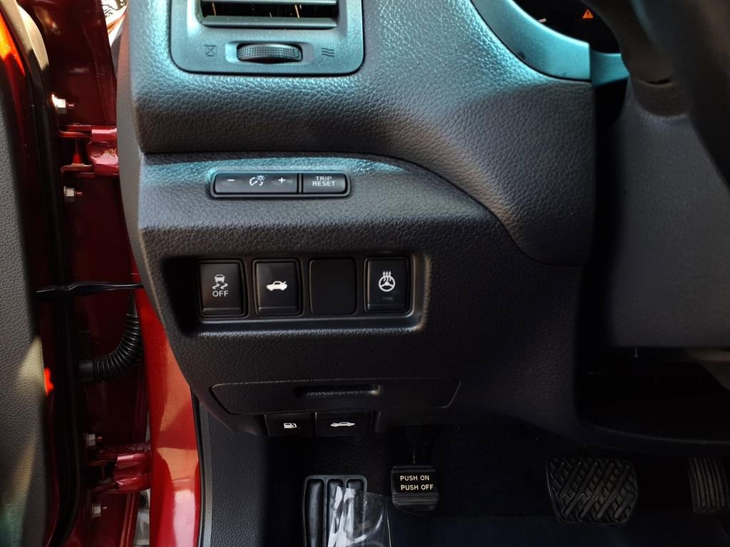 Used 2013 Nissan Altima 2.5 SL FWD image 15