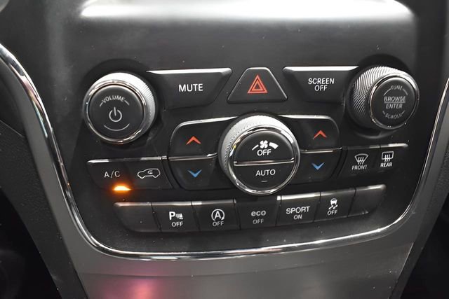 Used 2018 Jeep Grand Cherokee Laredo image 30