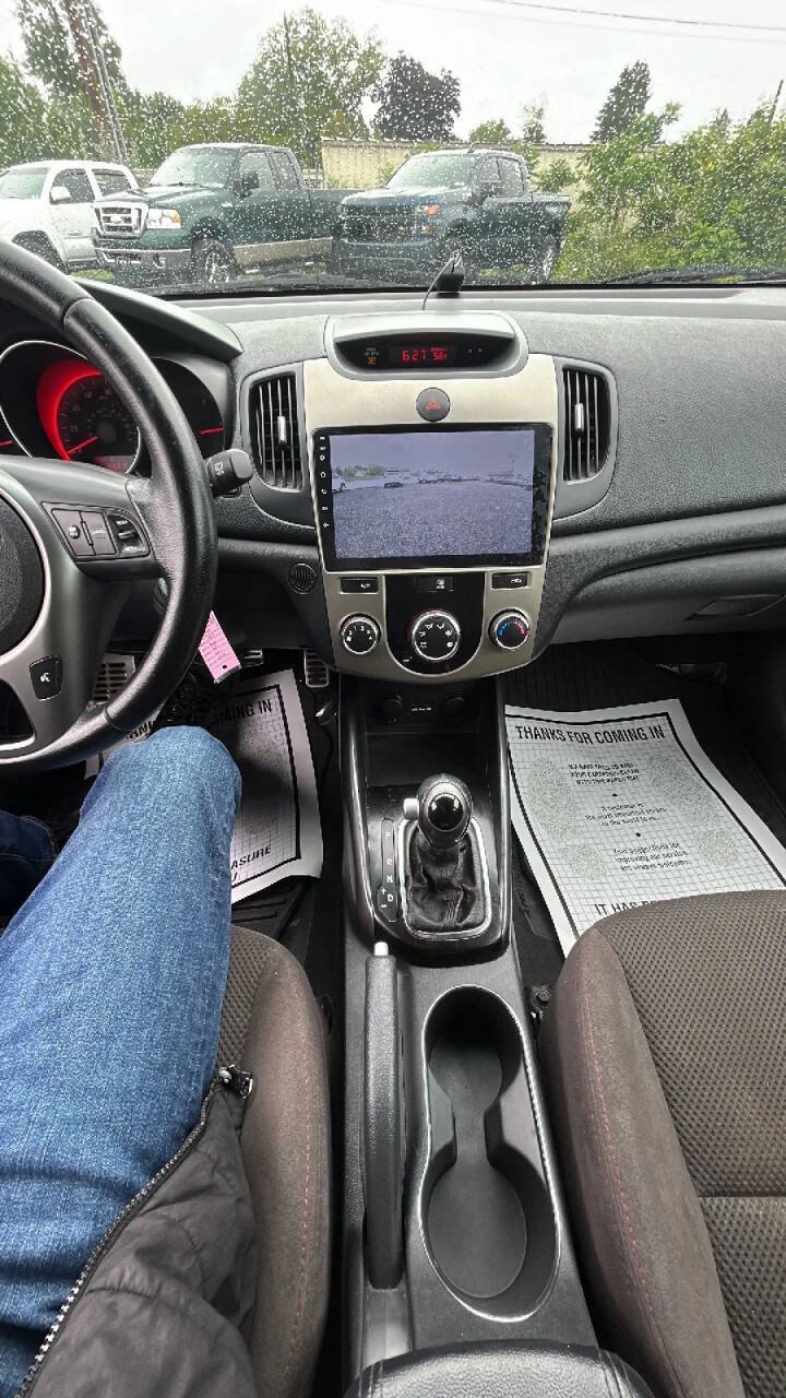 Used 2011 Kia Forte SX FWD image 12
