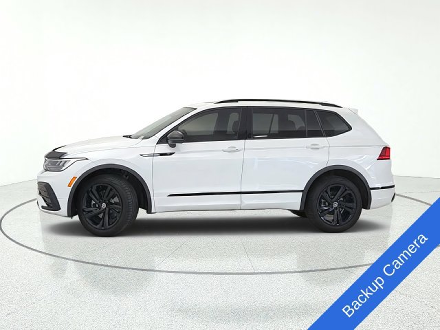 Used 2024 Volkswagen Tiguan SE R-Line AWD/4WD image 2